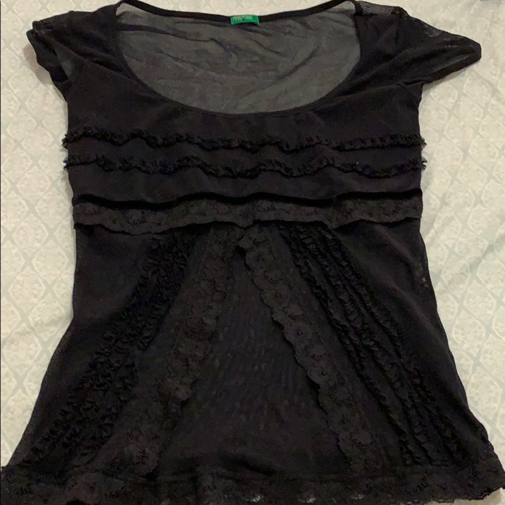 Gorgeous mesh top.